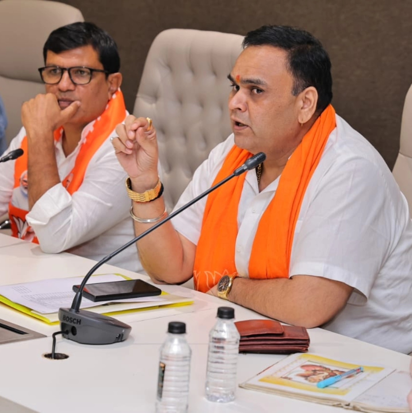 તા.૨૬-૧૦-૨૦૨૪ ના રોજ સુરત જીલ્લા ભારતીય જનતા પાર્ટીના પ્રાથમિક સદસ્યતા અભિયાન-૨૦૨૪ અંગે તેમજ સક્રિય સદસ્યતા અભિયાન-૨૦૨૪ અંગેની એક અગત્યની બેઠક શ્રી કમલમ્ સુરત જીલ્લા ભાજપા મધ્યસ્થ કાર્યાલય ખાતે મળી હતી.